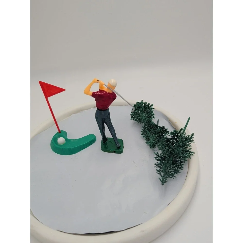 VINTAGE WILTON GOLFING CAKE TOPPERS - GOLFER WITH ACCESSORIES - PLASTIC - 4 1/4